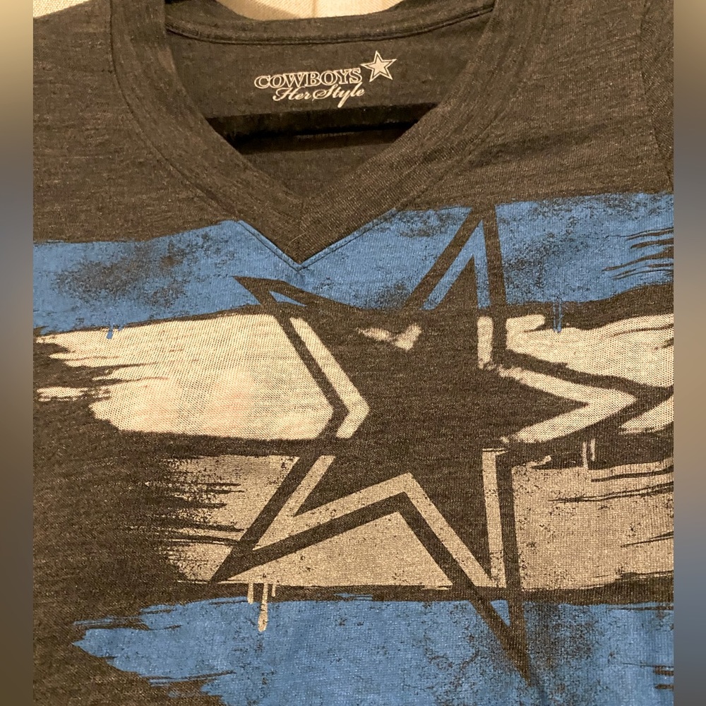 Dallas Cowboys Football Team, woman’s T-shirt, V neck - Picture 2 of 3